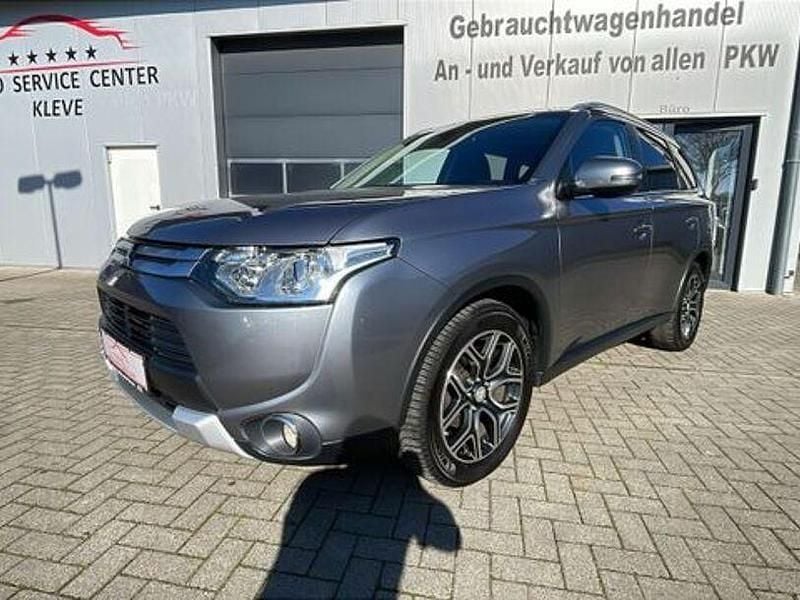 Gebraucht Mitsubishi Outlander Classic Collection Plus 150 PS (110 kW) 2015 Grau SUV