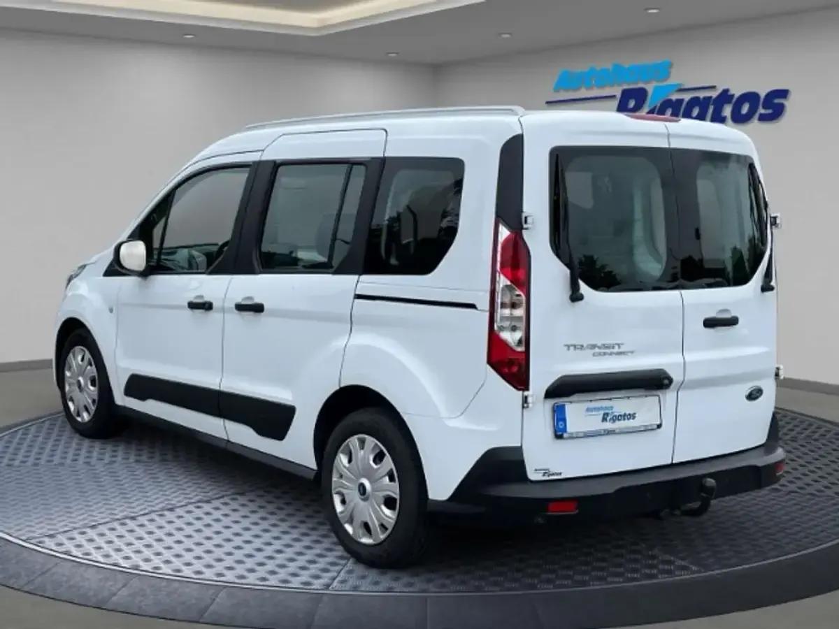 Używany Ford Transit Trend 120 KM (88 kW) 2022 Biały Kombi