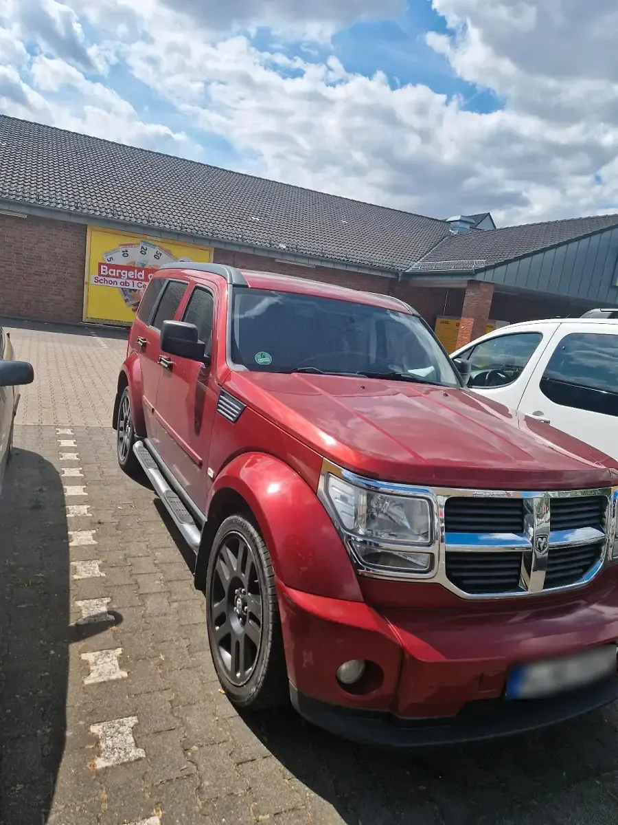 Gebraucht Dodge Nitro 177 PS (130 kW) 2007 Rot SUV