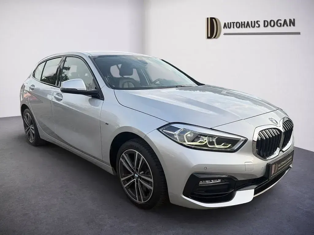Gebraucht BMW 120 Sport Line 178 PS (130 kW) 2021 Silber Limousine