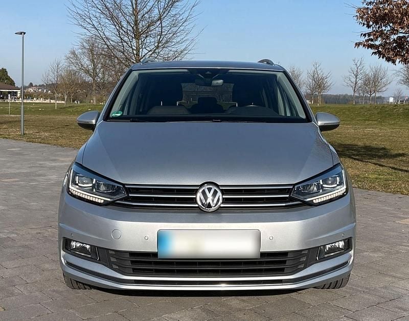 Gebraucht VW Touran Highline 150 PS (110 kW) 2017 Silber Van / Kleinbus