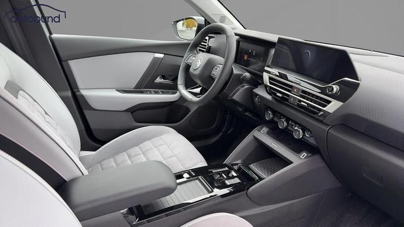 Neu Citroën C4 131 PS (96 kW) 2025 Weiss / okenitweiss SUV