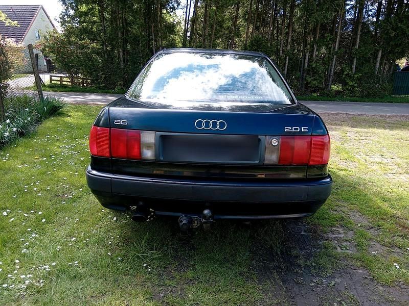 Gebraucht Audi 80 116 PS (85 kW) 1992 Schwarz Limousine