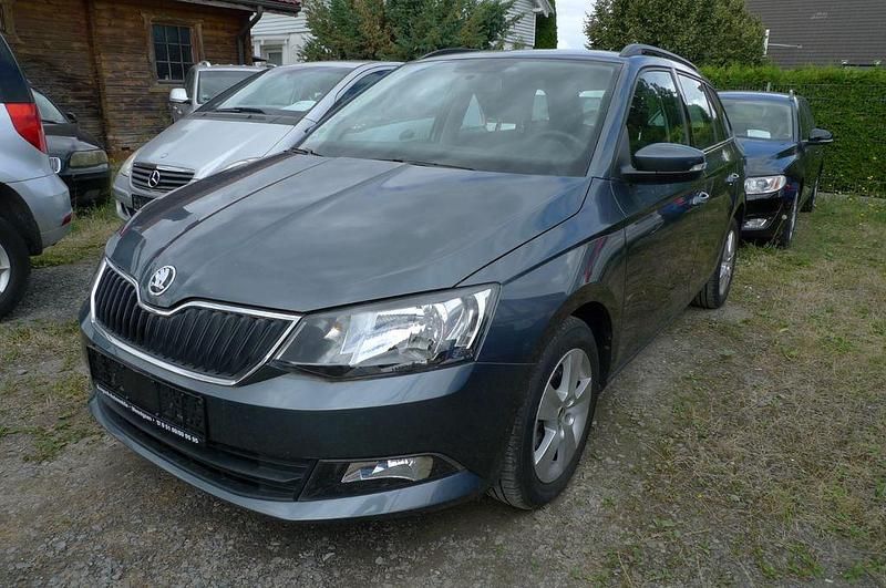 Grau Gebraucht 2018 Skoda Fabia Ambition Kombi | 12.450 € (Guter Preis) - Bild 1/4