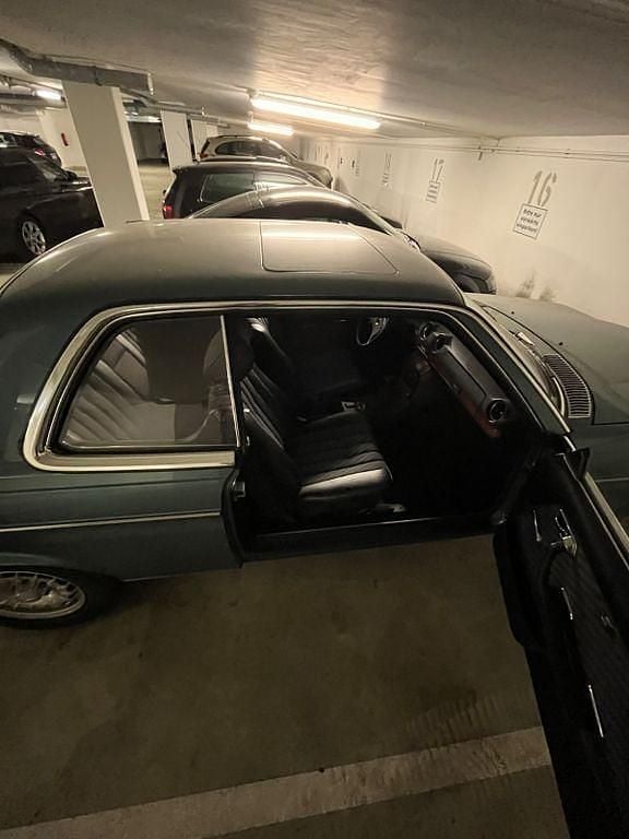 Gebraucht Mercedes 230 136 PS (100 kW) 1981 Schwarz Coupé