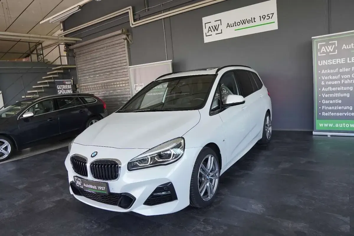 Gebraucht BMW 220 Gran Tourer M Sport 190 PS (139 kW) 2022 Weiß Van / Kleinbus