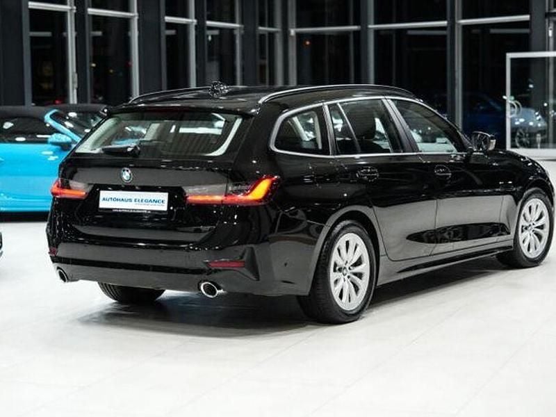 Gebraucht BMW 330e Advantage 184 PS (135 kW) 2020 Schwarz Kombi