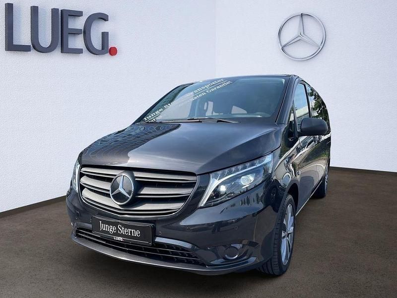 Graphitgrau metallic Gebraucht 2023 Mercedes Vito Van / Kleinbus | 48.375 € (Teuer) - Bild 1/4