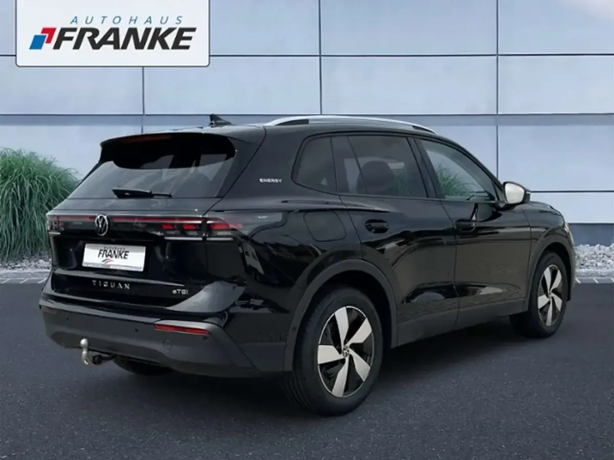 Neu VW Tiguan 131 PS (96 kW) 2026 Grenadillschwarz metallic SUV