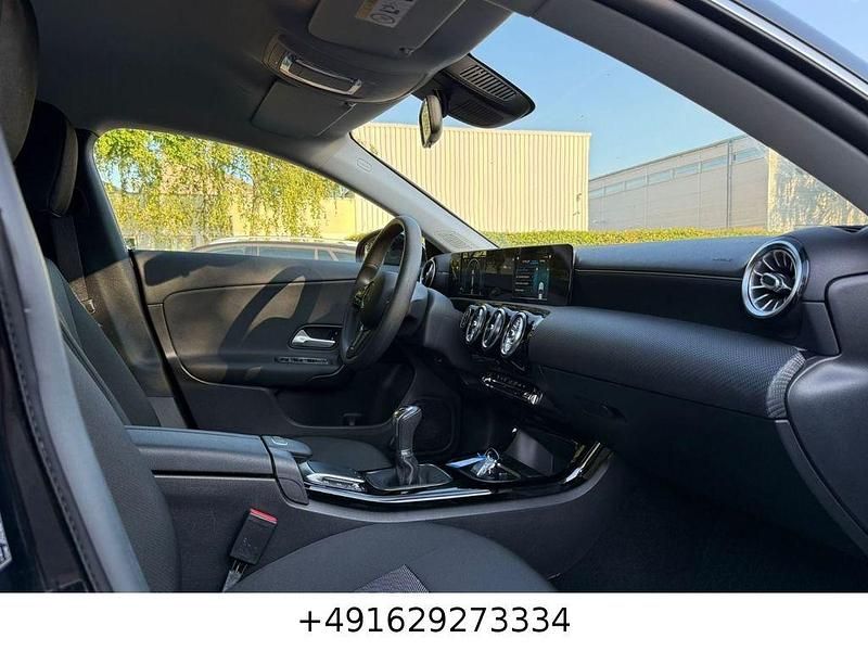 Gebraucht Mercedes CLA180 116 PS (85 kW) 2022 Schwarz Limousine