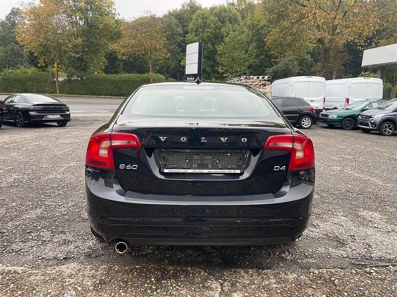 Gebraucht Volvo S60 Business Edition 163 PS (119 kW) 2015 Schwarz Limousine
