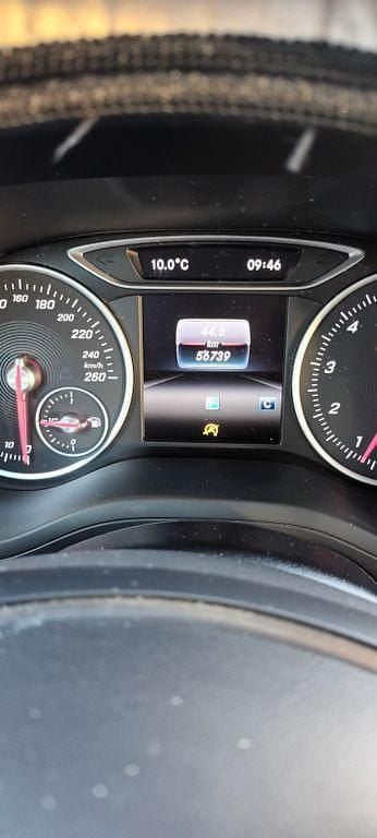 Gebraucht Mercedes B200 Urban 156 PS (114 kW) 2018 Braun Van / Kleinbus