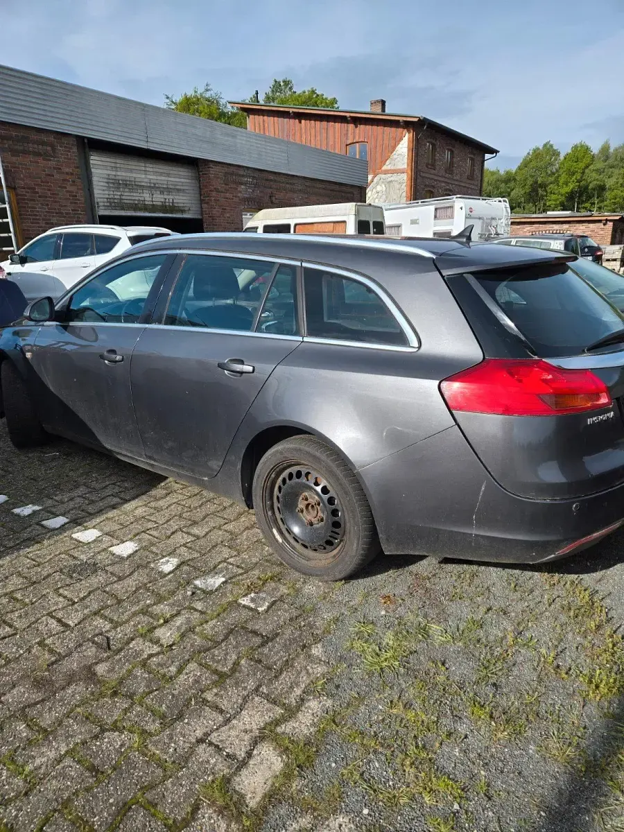 Gebraucht Opel Insignia 134 PS (98 kW) 2009 Grau Kombi