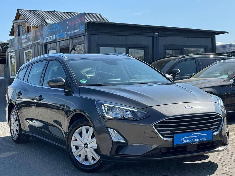 Magneticgrau (metallic) Gebraucht 2022 Ford Focus Cool & Connect Kombi | 14.590 € (Superpreis) - Bild 1/4