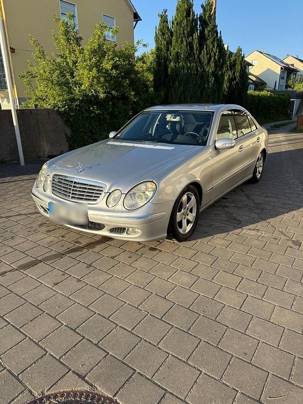 Gebraucht Mercedes E270 2002 Silber Limousine