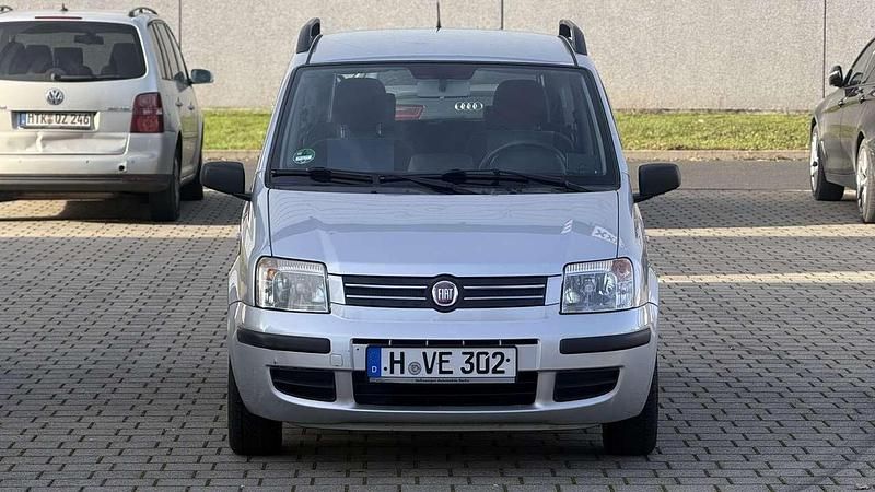 Grau Gebraucht 2009 Fiat Panda Dynamic Kleinwagen | 3.600 € (Etwas zu teuer) - Bild 1/4