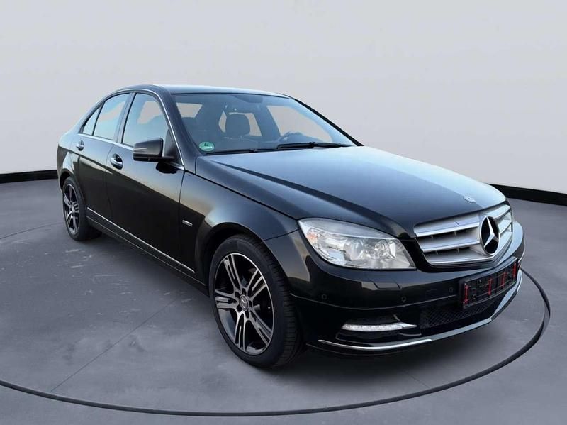 Obsidianschwarz metalliclack Gebraucht 2010 Mercedes C250 Avantgarde Limousine | 10.950 € (Etwas zu teuer) - Bild 1/4