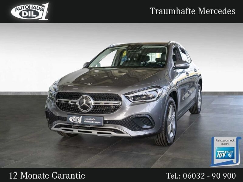Grau (mountaingrau met.) Gebraucht 2021 Mercedes GLA200 SUV | 29.850 € (Fairer Preis) - Bild 1/3