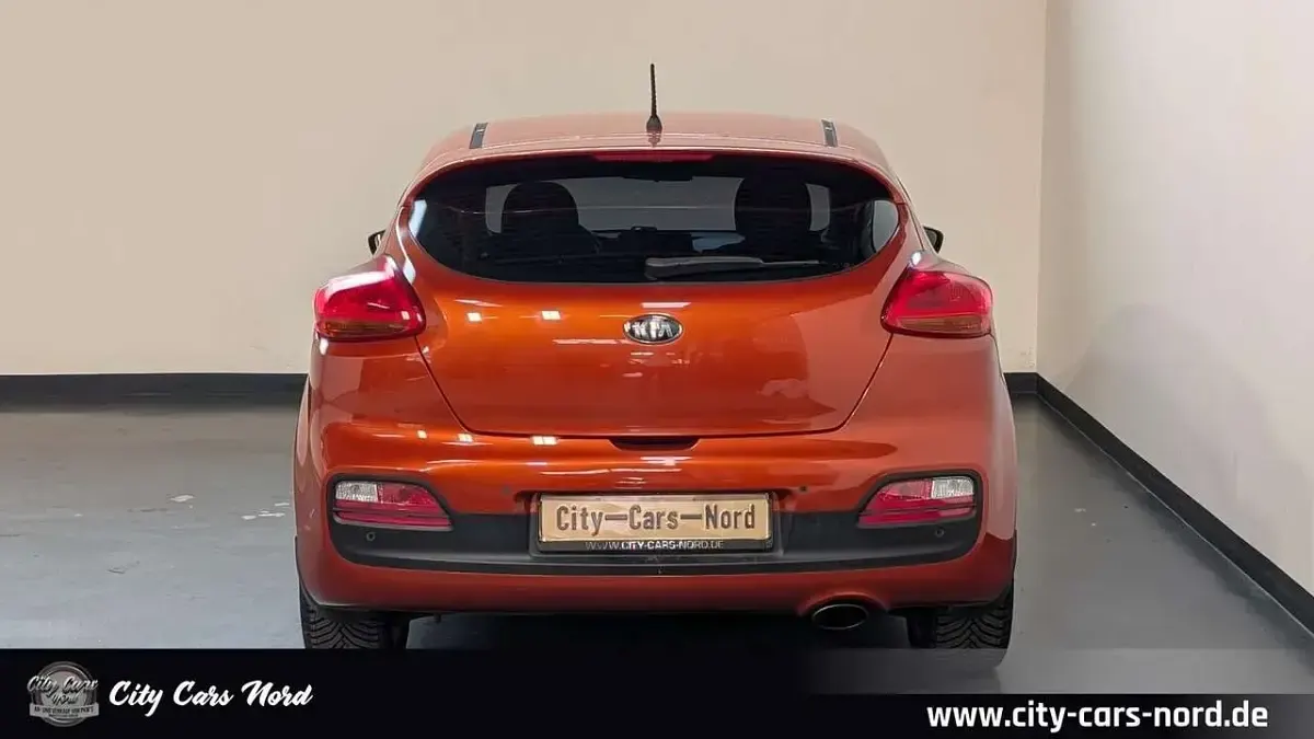 Gebraucht Kia ProCeed Edition 7 135 PS (99 kW) 2013 Orange Kleinwagen