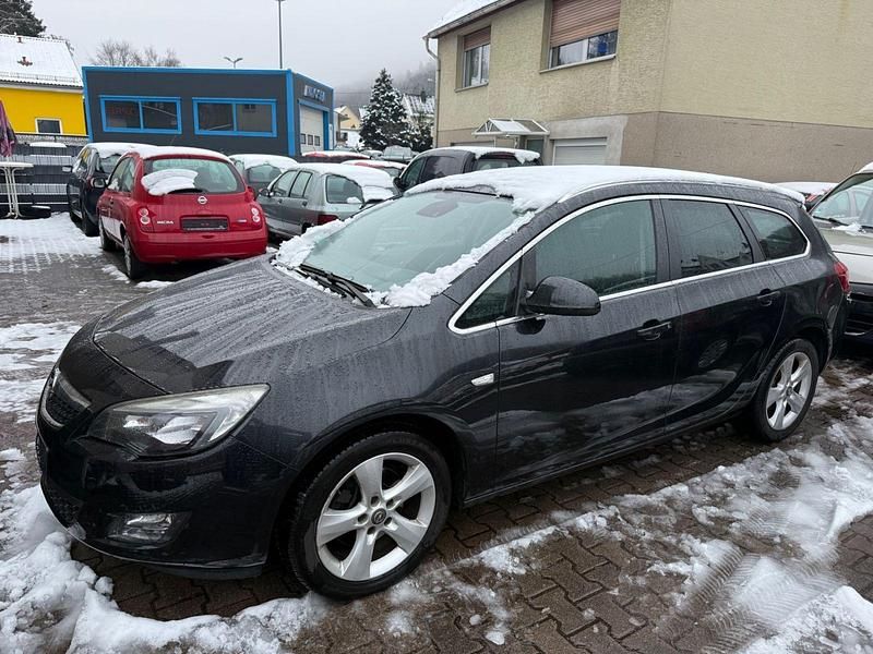 Gebraucht Opel Astra 165 PS (121 kW) 2012 Schwarz Kombi