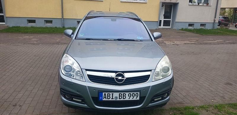 Grau Gebraucht 2007 Opel Vectra Cosmo Kombi | 2.500 € (Guter Preis) - Bild 1/4