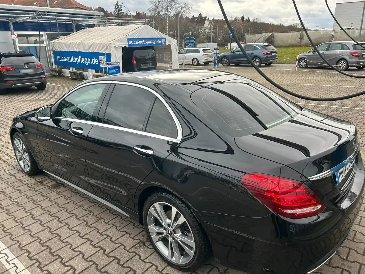 Używany Mercedes C400 333 KM (244 kW) 2017 Czarny Sedan/Limuzyna