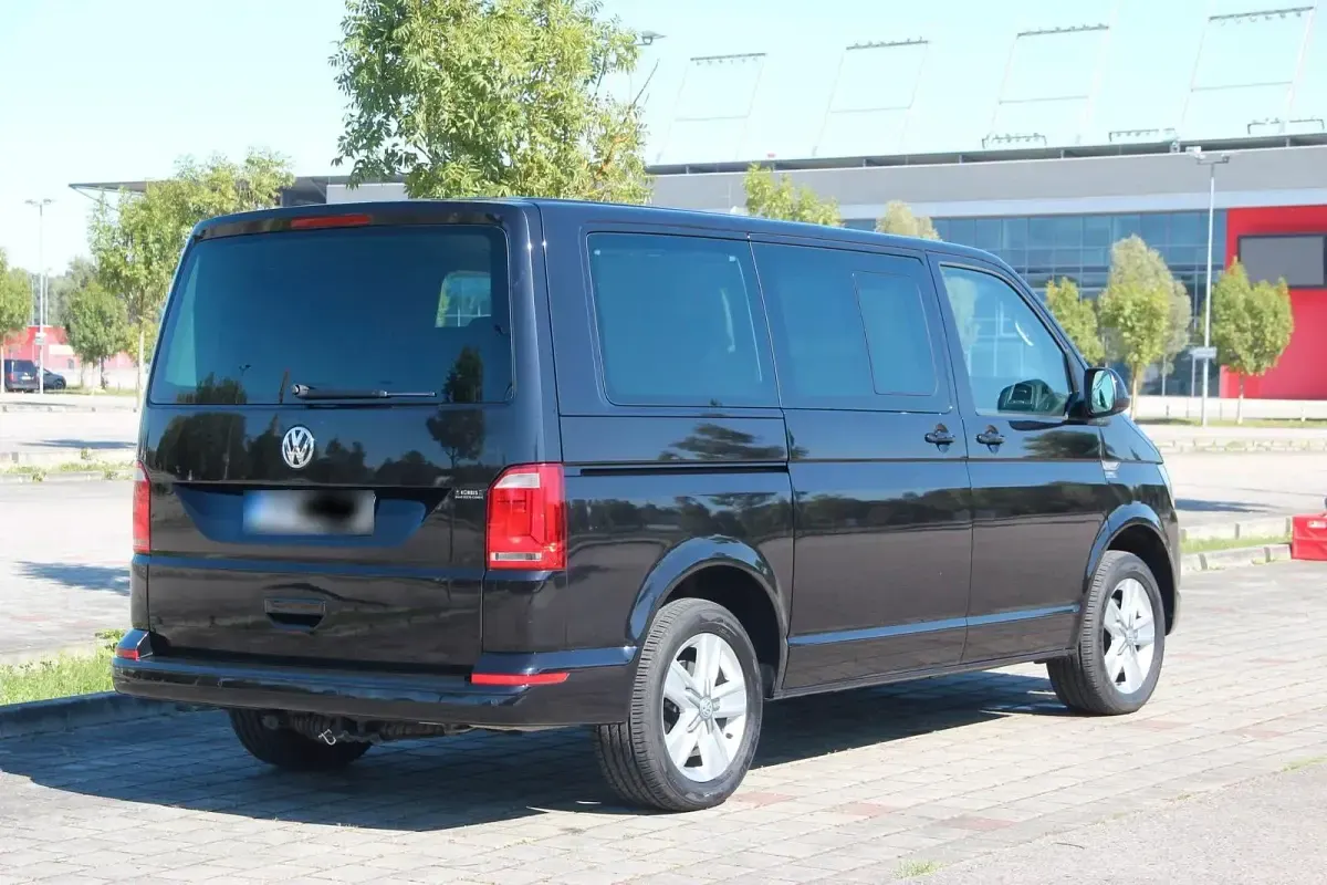 Gebraucht VW Multivan 150 PS (110 kW) 2018 Schwarz Van / Kleinbus