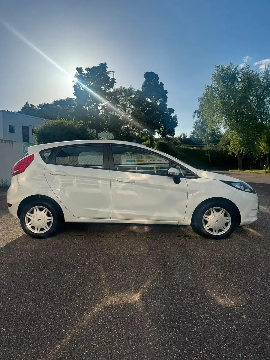 Gebraucht Ford Fiesta 70 PS (51 kW) 2010 Kleinwagen