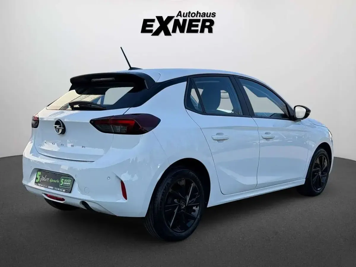 Używany Opel Corsa 75 KM (55 kW) 2024 Biały Hatchback