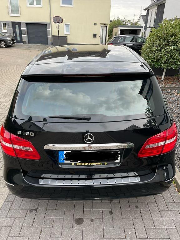 Gebraucht Mercedes B180 Edition 122 PS (89 kW) 2014 Schwarz Van / Kleinbus