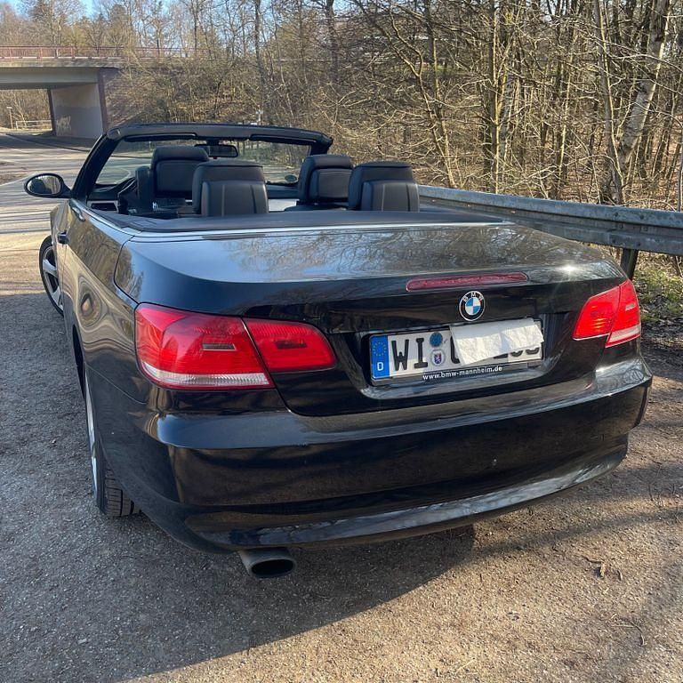 Gebraucht BMW 320 Cabriolet 170 PS (125 kW) 2009 Schwarz Cabrio