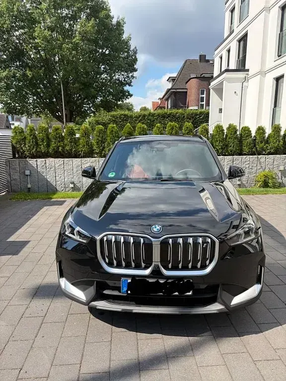Gebraucht BMW iX1 Sport Line 230 kW (313 PS) 2023 Schwarz SUV