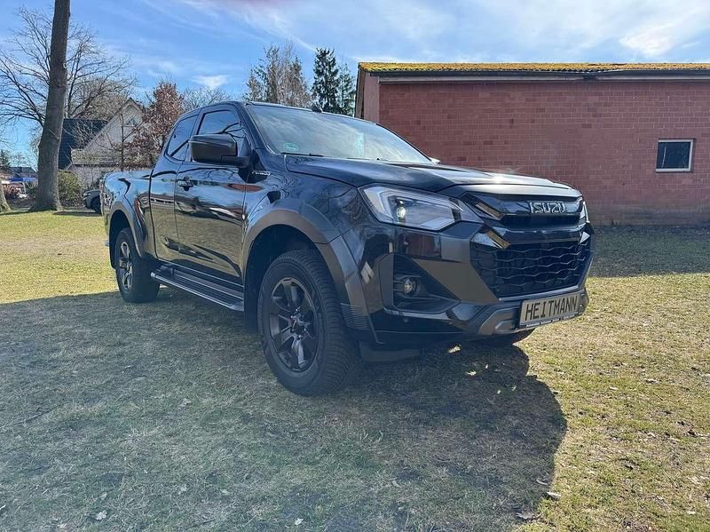 Neu Isuzu D-Max 163 PS (119 kW) 2025 Onyx black mica perleffekt Pickup