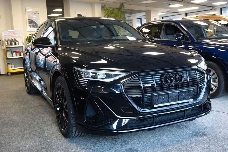 Schwarz Gebraucht 2022 Audi e-tron S-Line SUV | 36.999 € (Teuer) - Bild 1/4