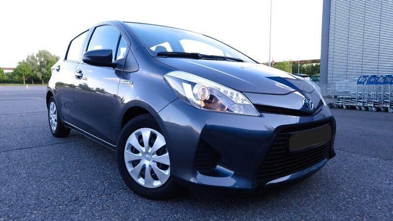 Blau Gebraucht 2012 Toyota Yaris Hybrid Life Kleinwagen | 9.500 € (Fairer Preis) - Bild 1/4
