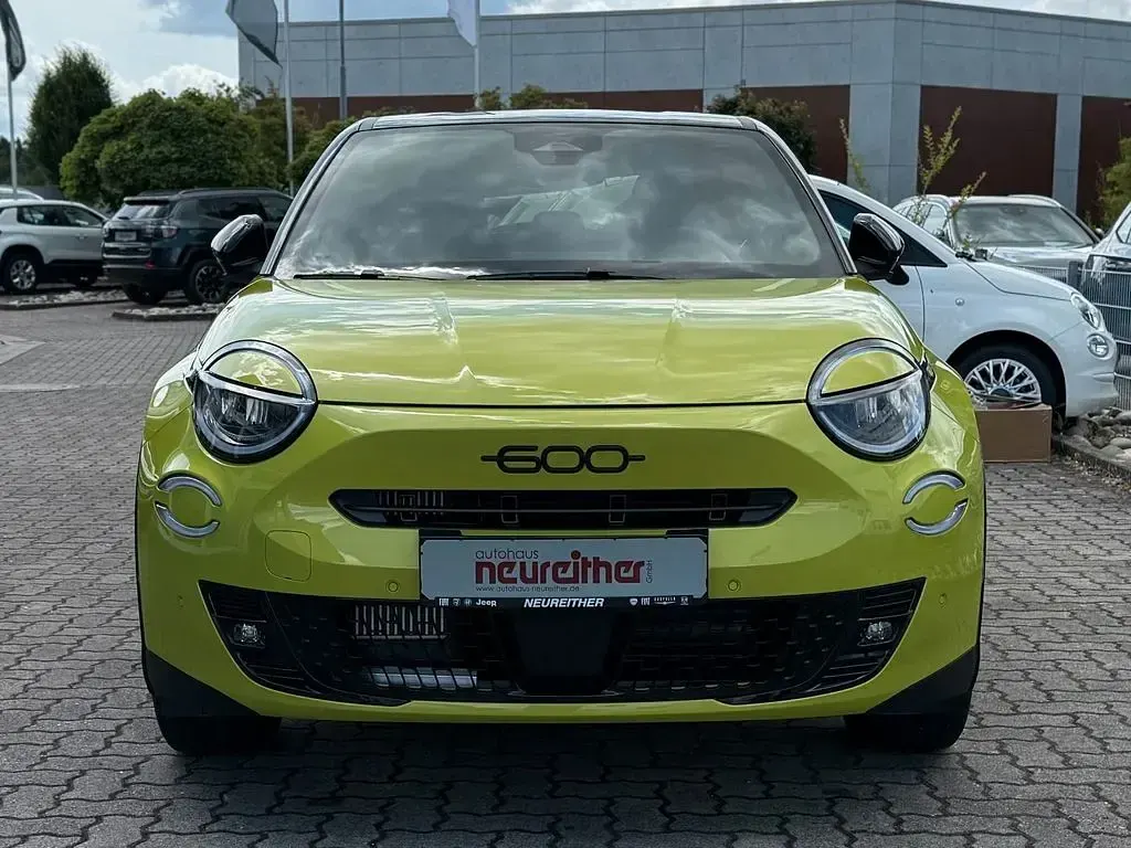 Gebraucht Fiat 600 Sport 145 PS (106 kW) 2025 Grün SUV