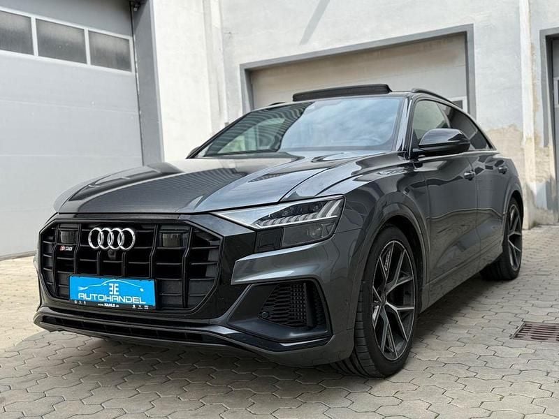 Grau Gebraucht 2020 Audi SQ8 Advanced SUV | 57.900 € (Etwas zu teuer) - Bild 1/4