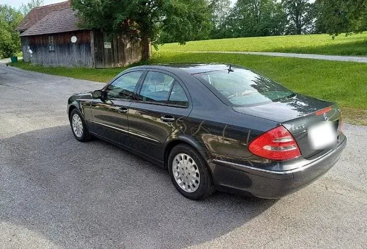 Gebraucht Mercedes E220 150 PS (110 kW) 2004 Grau Limousine