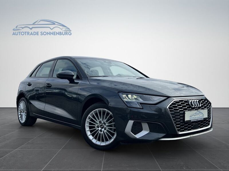 Manhattangrau metallic Gebraucht 2023 Audi A3 Sportback Advanced Limousine | 23.790 € (Superpreis) - Bild 1/4