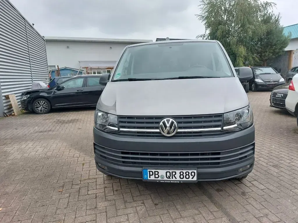 Second-hand VW Transporter 140 CP (102 kW) 2016 Negru Van