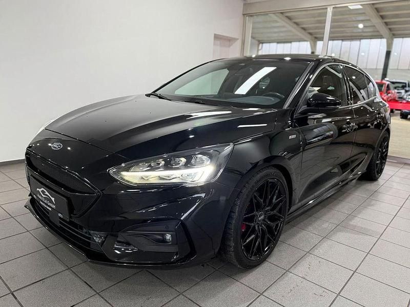 Schwarz Gebraucht 2021 Ford Focus ST-Line X Limousine | 15.990 € (Etwas zu teuer) - Bild 1/4