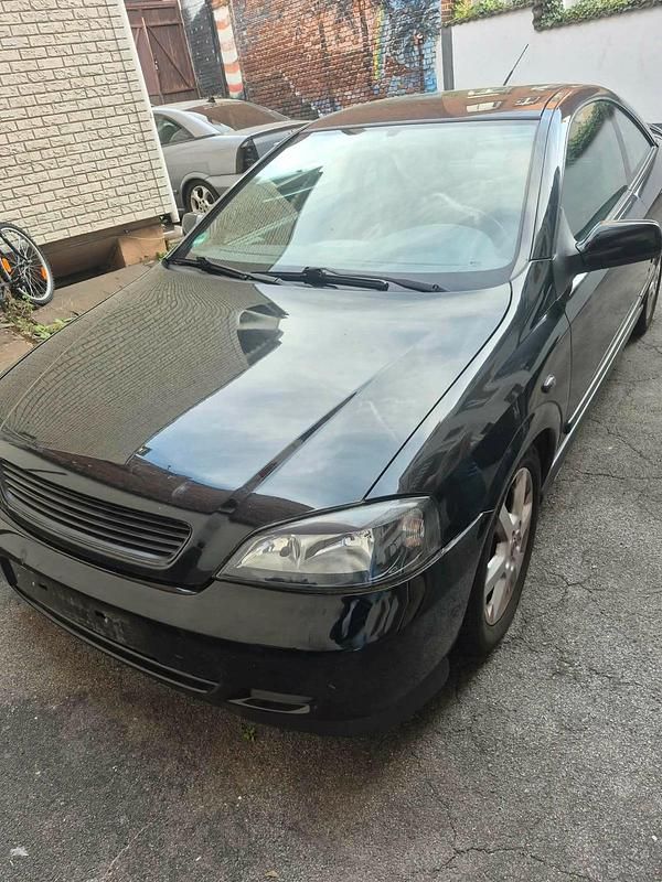 Gebraucht Opel Astra 125 PS (91 kW) 2001 Schwarz Coupé