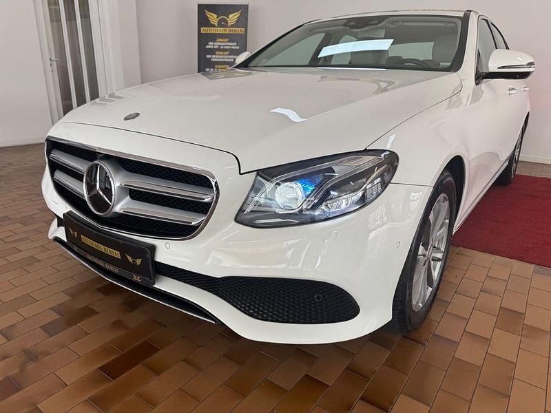 Gebraucht Mercedes E220 194 PS (142 kW) 2016 Weiß Limousine