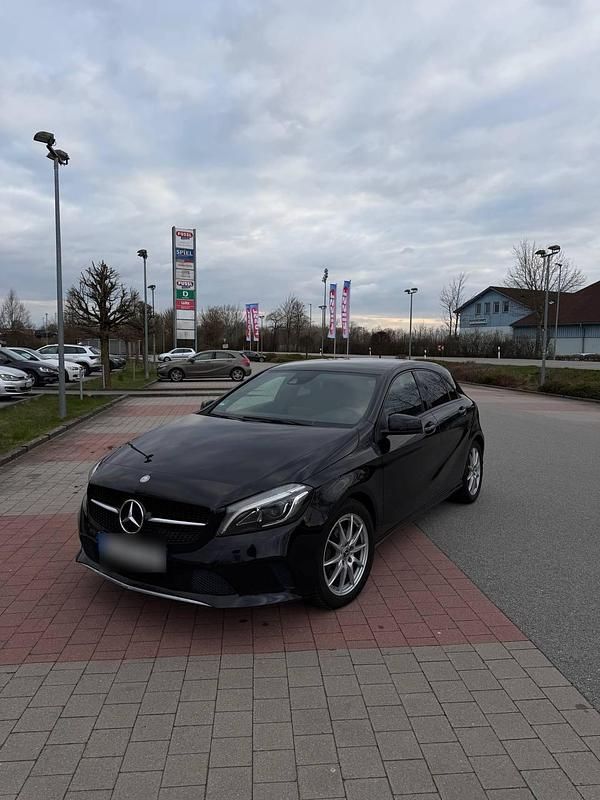 Gebraucht Mercedes A220 177 PS (130 kW) 2016 Schwarz Limousine