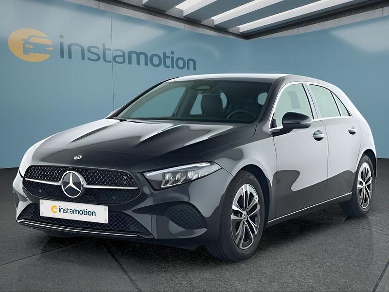 Schwarz Gebraucht 2024 Mercedes A180 Limousine | 31.349 € (Etwas zu teuer) - Bild 1/4
