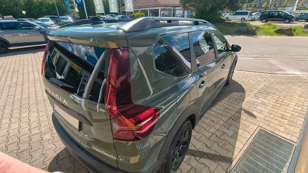 Gebraucht Dacia Jogger Extreme 101 PS (74 kW) 2023 Grün Van / Kleinbus