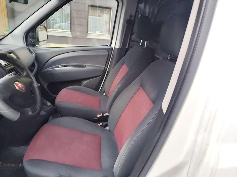 Gebraucht Fiat Doblò Basis 90 PS (66 kW) 2012 Colore esterno (weiß) Van / Kleinbus