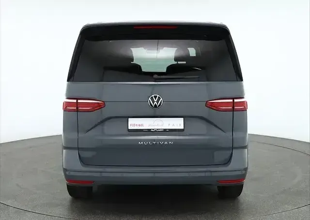 Usata VW Multivan 150 CV (110 kW) 2023 Grigio Monovolume