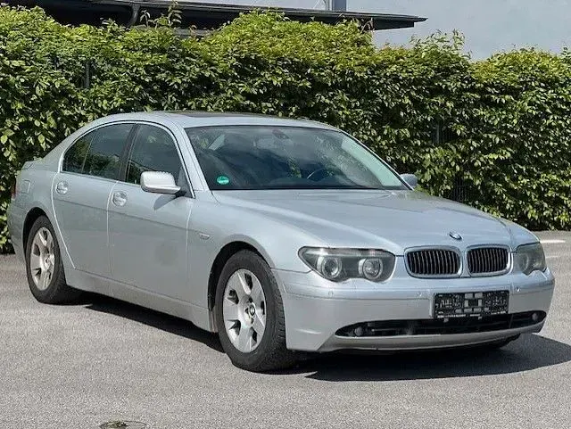 Gebraucht BMW 735 272 PS (200 kW) 2002 Silber Limousine