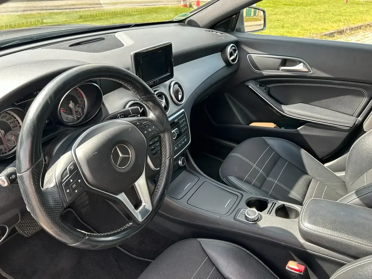 Gebraucht Mercedes CLA200 156 PS (114 kW) 2014 Grau Coupé